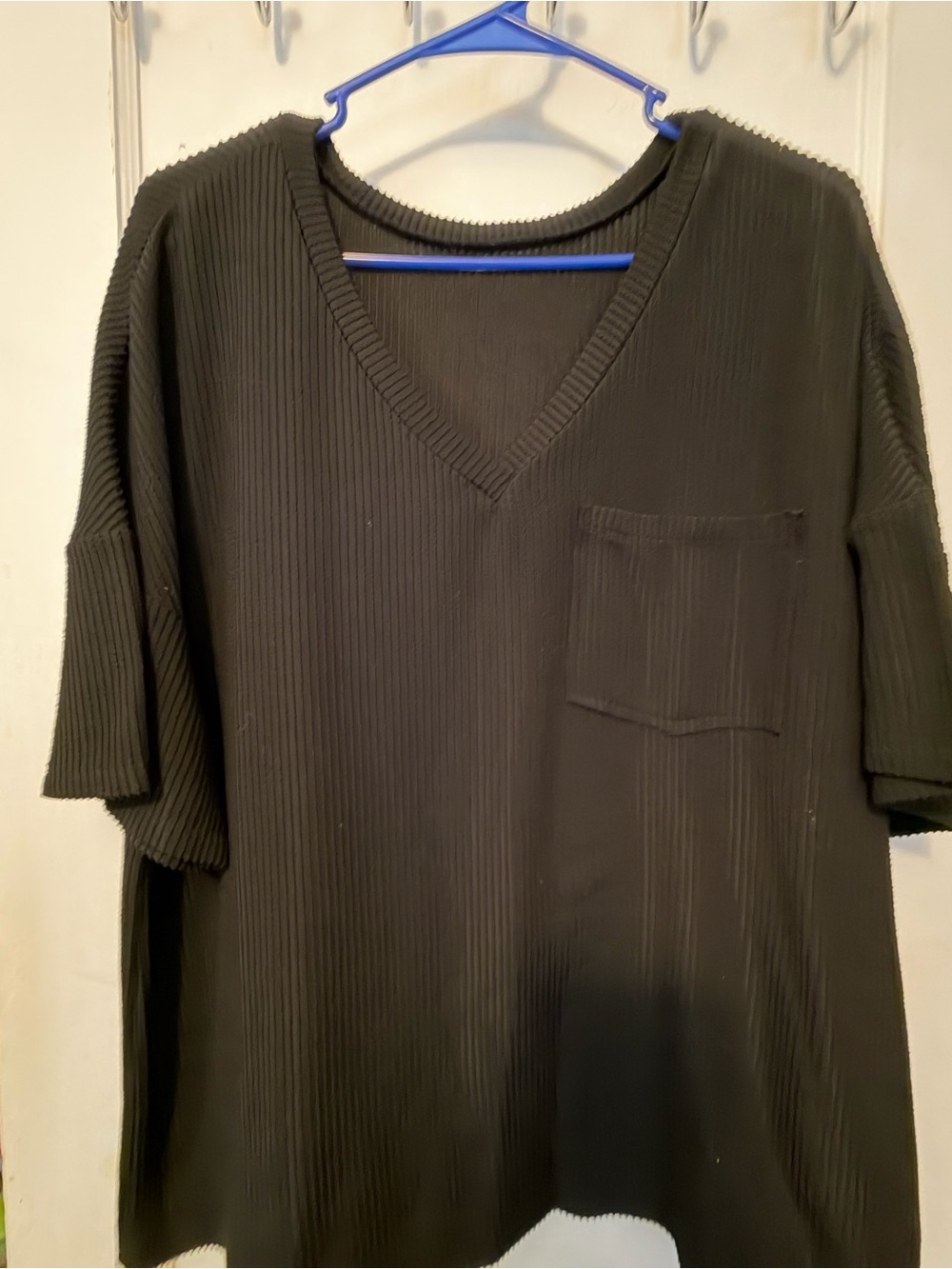 Womens Black V-Neck Ribbed Top